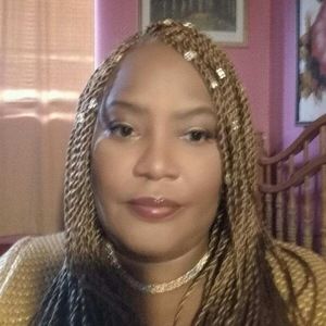 Meet your Posher, Rolanda